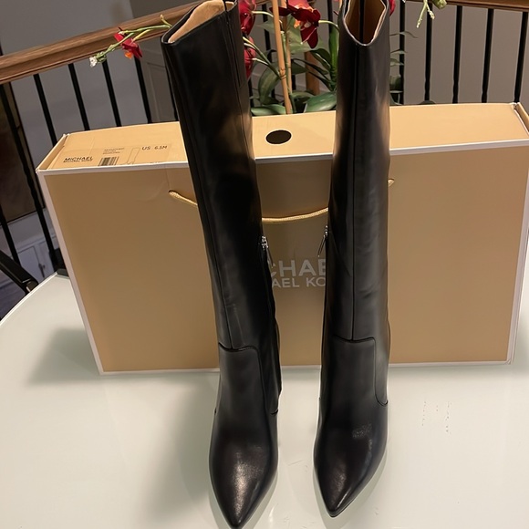 New Michael Michael Kors Rue Stiletto Black Leather Size 6.5 - Picture 4 of 9